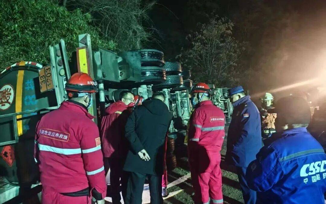 一周?；肺锪靼踩鹿试蚪馕?>
                </a>
            </div>
            <div   id=